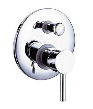 TK70D Round Wall Mixer with Diverter – Chrome bathroom mixer with 40mm cartridge and diverter for modern bathrooms.